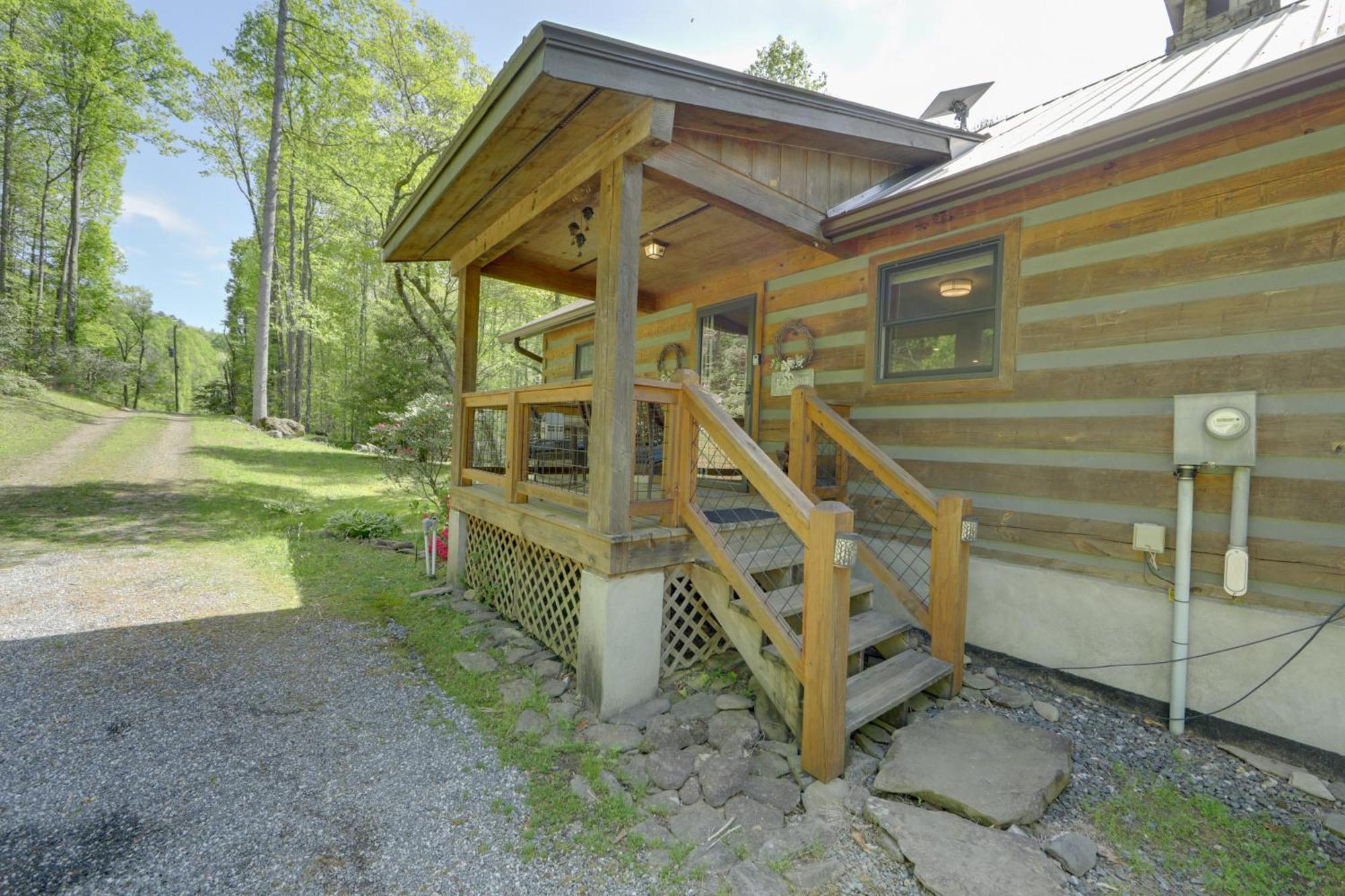 North Carolina Cabin - Hot Tub, Near Coopers Creek Брайсон-Сити Экстерьер фото