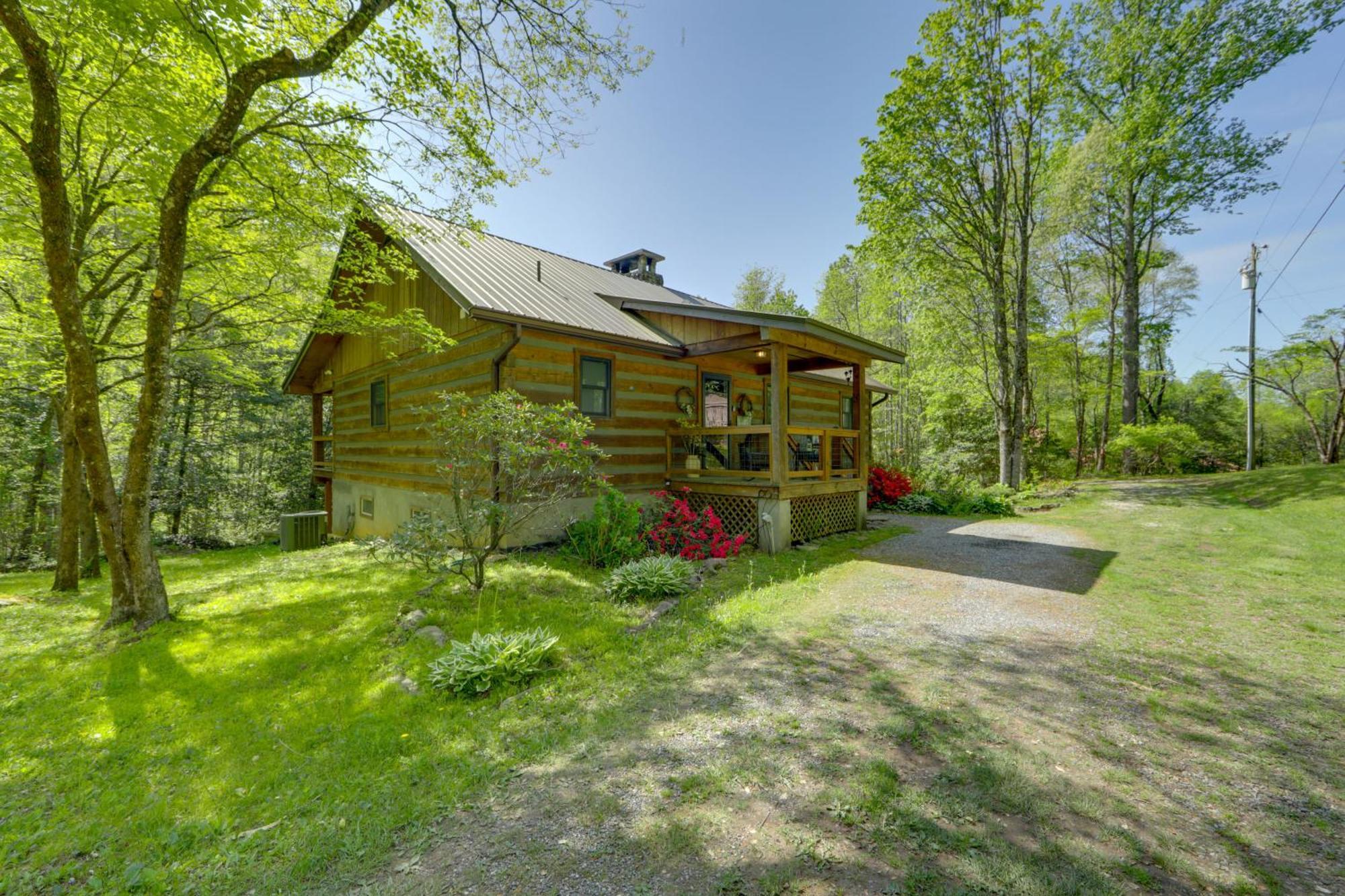 North Carolina Cabin - Hot Tub, Near Coopers Creek Брайсон-Сити Экстерьер фото